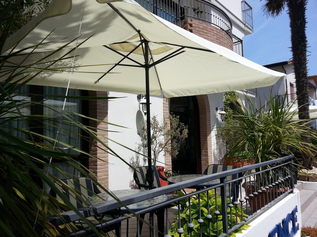 Ilios Residence Lido di Jesolo Exterior foto